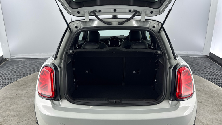 MINI Hatchback 135kW Cooper S Level 2 33kWh 3dr Auto Electric Hatchback